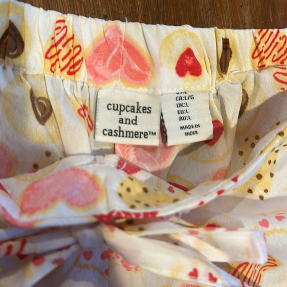 Cupcakes & Cashmere Pajama Set - Picture 4 of 9